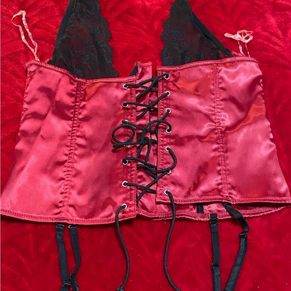NWOT Size 38 Red and Black Corset with Sheer Black Lace Bust Sexy Beautiful Love - Picture 9 of 12